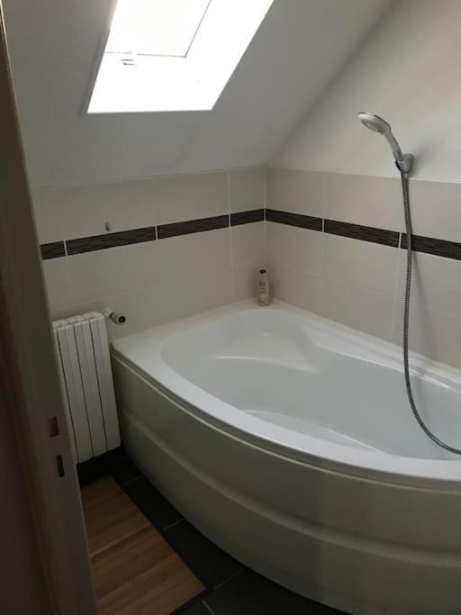 Maison Avec Jacuzzi Privatif Cambrai Exteriör bild
